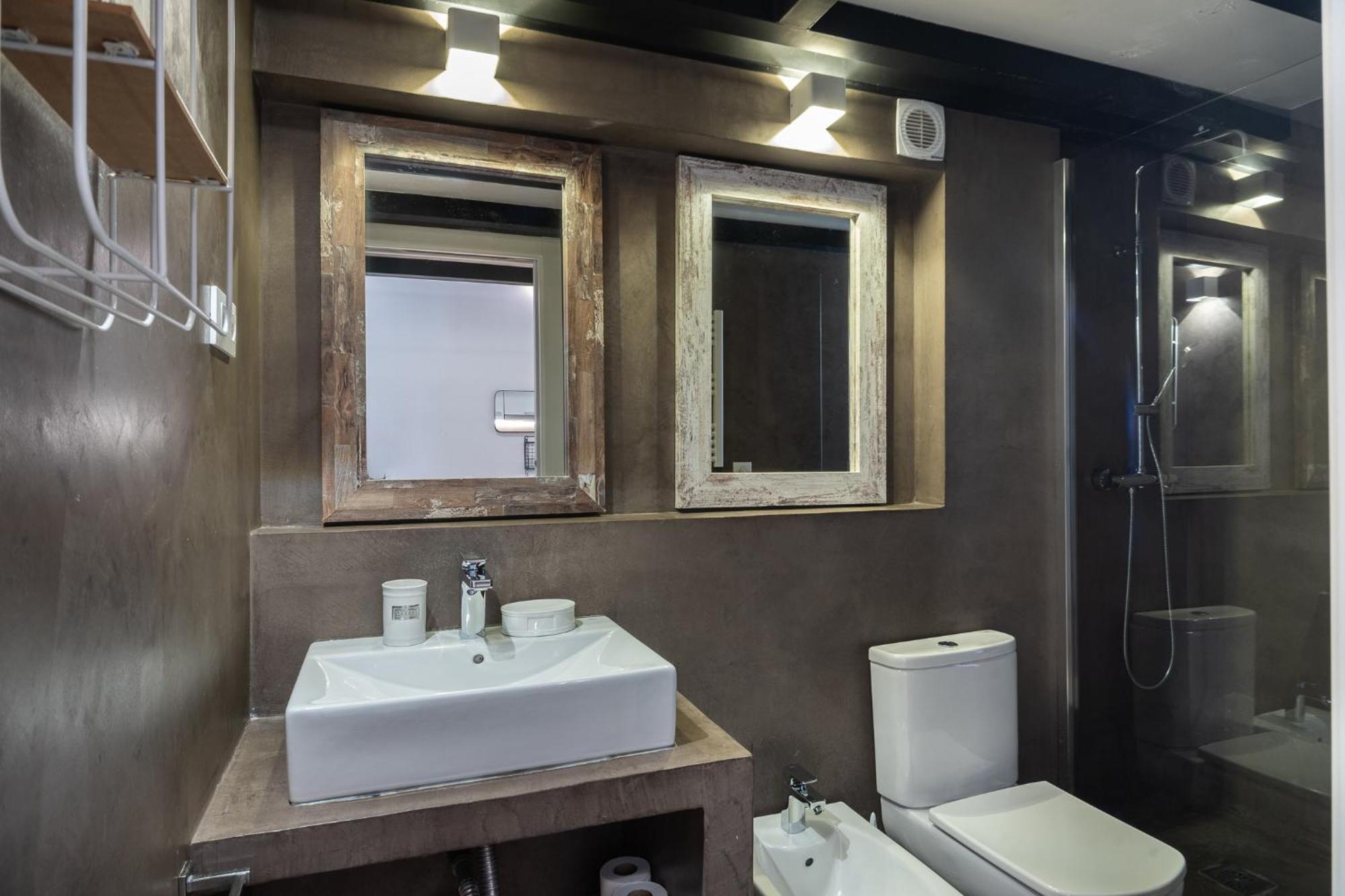 Beautiful Renovated Loft Minutes From The Beach Barcelona Bagian luar foto